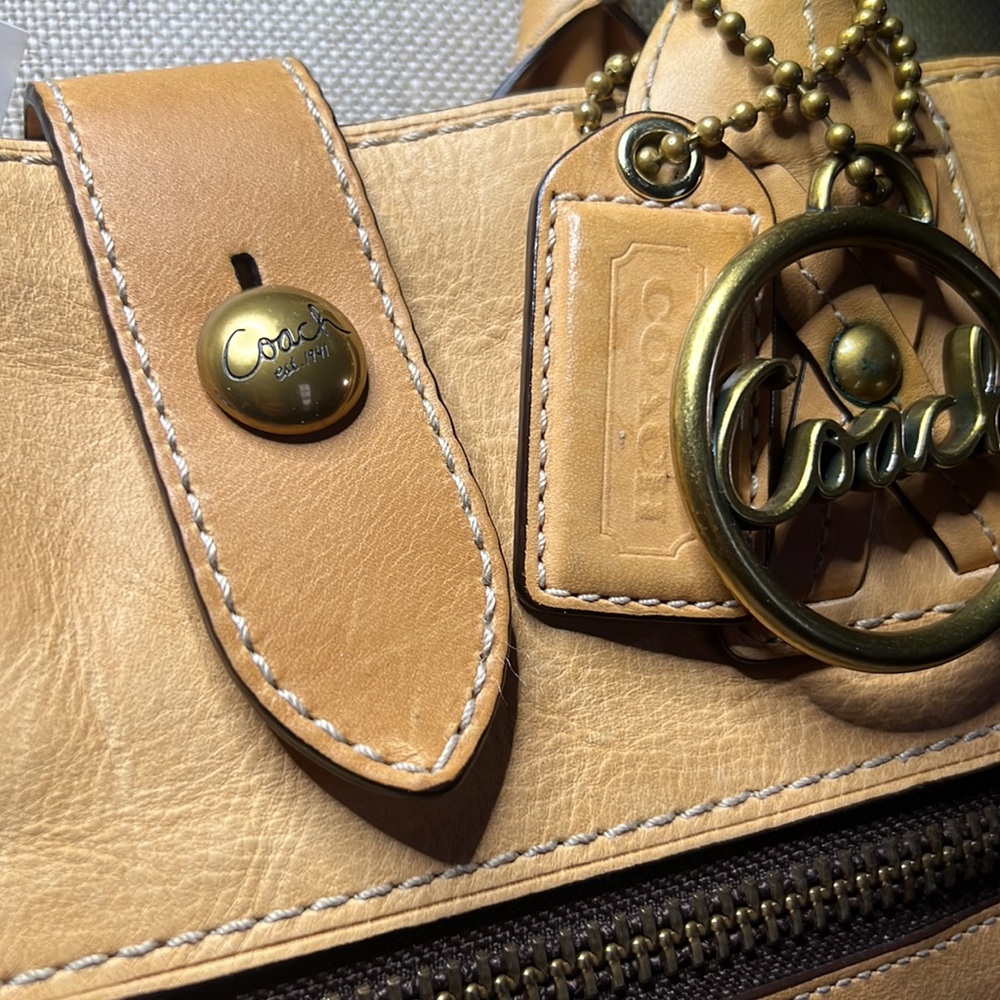 Coach Thompson Ltd Ed Legacy Studded Vachetta Slim Tote + Legacy Vachetta Clutch - Picture 4 of 13